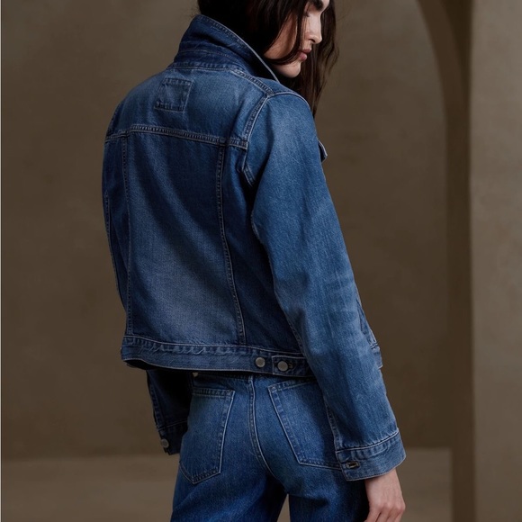 Banana Republic Women’s Denim Jacket - Picture 8 of 8